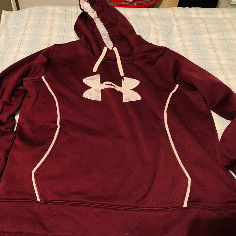 Under Armor Sweatshirt